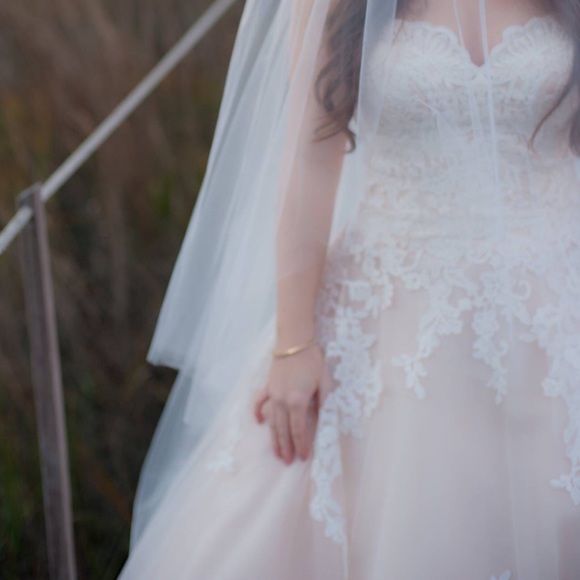 Wedding Dress - Picture 6 of 8